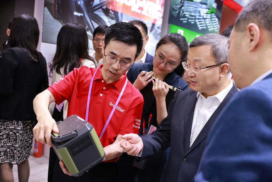 169750863980251874B8.jpg 王部长精修1.JPG